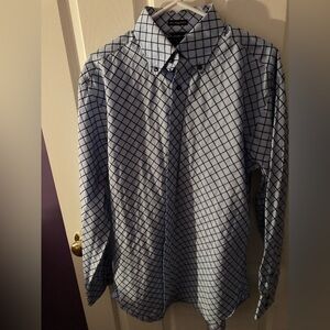 Men’s Tommy Hilfiger long sleeve button down shirt. Size M